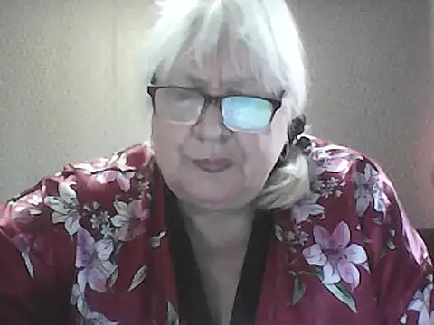 Alexia64231 online show from May 5, 2026, 5:21 am