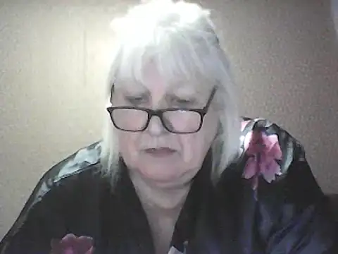 Alexia64231 online show from April 16, 2026, 1:45 pm