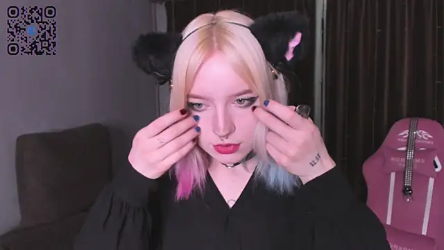 Snapshot of godlikegirlyy chatting on November 2, 2025, 2:33 pm godlikegirlyy online show from November 2, 2025, 2:33 pm