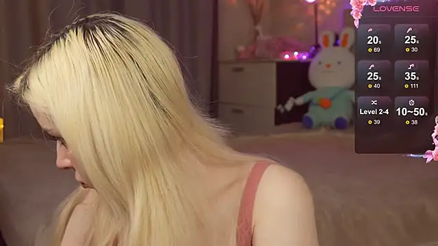 Snapshot of peachii_meow chatting on November 23, 2025, 1:32 pm peachii meow online show from November 23, 2025, 1:32 pm