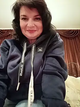 LedyNika online show from May 1, 2026, 1:38 pm