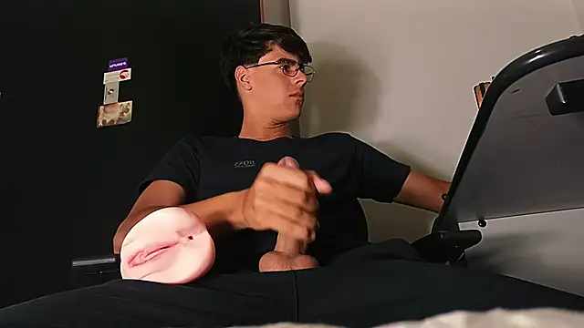 ThbxToyou online show from November 9, 2025, 10:25 pm