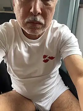 gholly2007 online show from October 9, 2025, 2:12 am