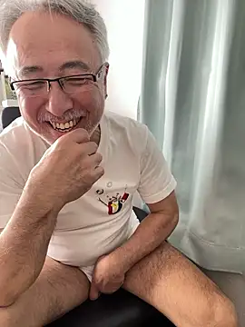 Snapshot of gholly2007 chatting on April 5, 2026, 2:07 am gholly2007 online show from April 5, 2026, 2:07 am