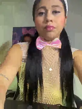 Snapshot of LuluMonroe_Eup chatting on November 27, 2025, 3:18 am LuluMonroe Eup online show from November 27, 2025, 3:18 am