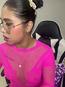 LuluMonroe Eup online show from January 7, 2026, 3:55 am