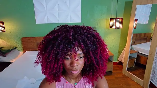 Chocolatte dreams online show from October 6, 2025, 1:23 pm