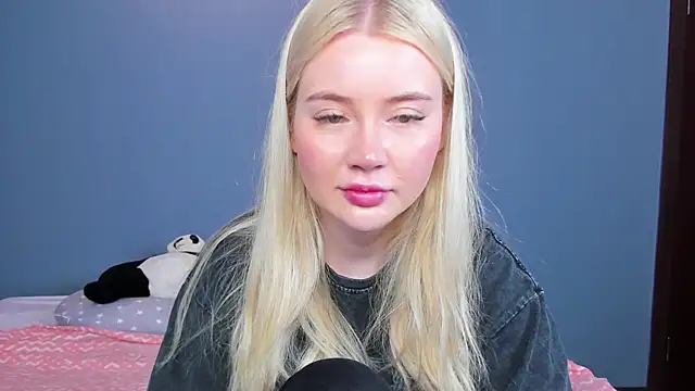 Lillie Berry online show from June 5, 2026, 4:28 am
