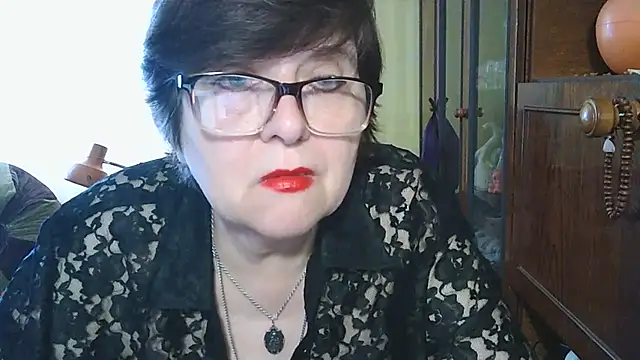 Snapshot of VeronicaGold511 chatting on May 27, 2026, 6:54 am VeronicaGold511 online show from May 27, 2026, 6:54 am