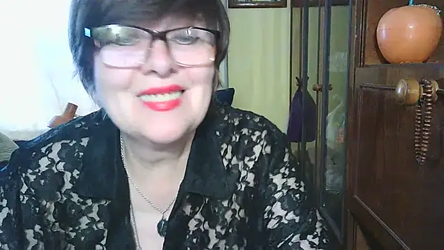 Snapshot of VeronicaGold511 chatting on June 3, 2026, 6:47 am VeronicaGold511 online show from June 3, 2026, 6:47 am