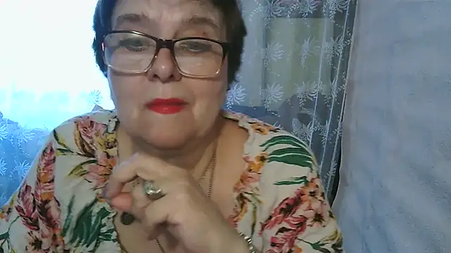 Snapshot of VeronicaGold511 chatting on July 2, 2026, 7:14 am VeronicaGold511 online show from July 2, 2026, 7:14 am