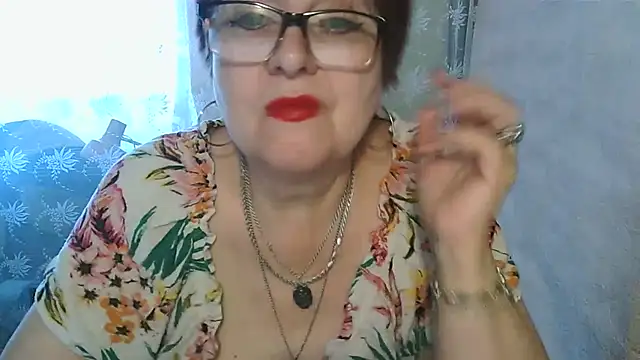 Snapshot of VeronicaGold511 chatting on July 13, 2026, 6:46 am VeronicaGold511 online show from July 13, 2026, 6:46 am