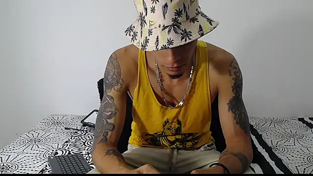 Snapshot of Daniel_laverde chatting on November 6, 2025, 4:00 pm Daniel laverde online show from November 6, 2025, 4:00 pm