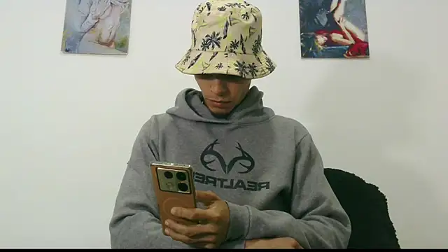 Snapshot of Daniel_laverde chatting on November 16, 2025, 9:30 pm Daniel laverde online show from November 16, 2025, 9:30 pm