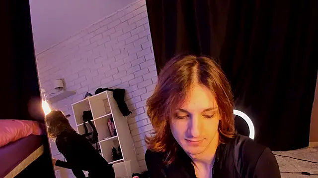 Anjela Botton online show from December 14, 2025, 6:13 pm