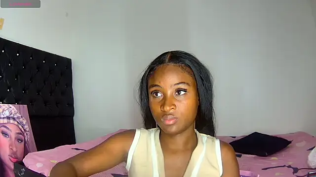Snapshot of shantall_ebony1 chatting on December 17, 2025, 11:26 am shantall ebony1 online show from December 17, 2025, 11:26 am