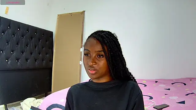 Snapshot of shantall_ebony1 chatting on October 25, 2025, 8:46 am shantall ebony1 online show from October 25, 2025, 8:46 am