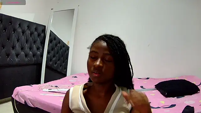 Snapshot of shantall_ebony1 chatting on November 14, 2025, 9:46 am shantall ebony1 online show from November 14, 2025, 9:46 am