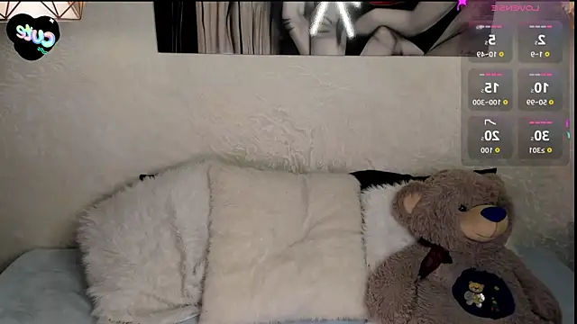 ClleoMoon online show from September 23, 2025, 3:46 am