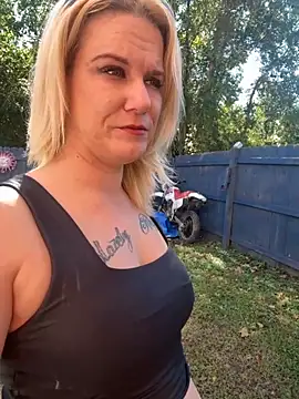 Snapshot of RhondaRump chatting on October 20, 2025, 3:56 pm RhondaRump online show from October 20, 2025, 3:56 pm