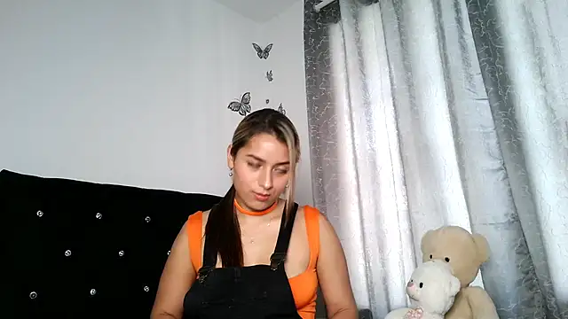 abella-lemus online show from November 19, 2025, 3:01 pm