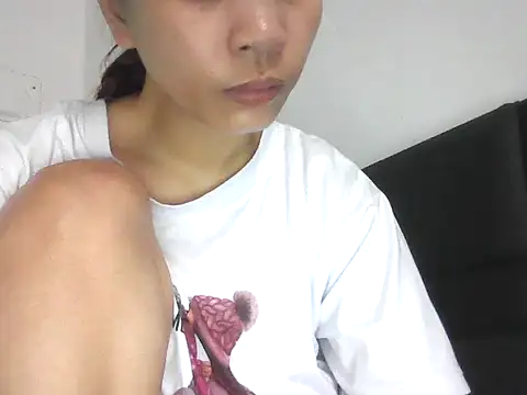 Snapshot of ivyloving4you chatting on October 21, 2025, 12:32 am ivyloving4you online show from October 21, 2025, 12:32 am