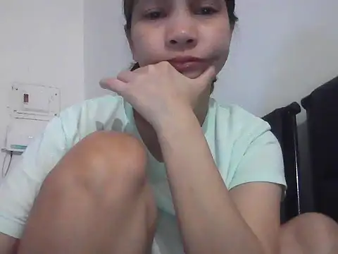 Snapshot of ivyloving4you chatting on October 27, 2025, 7:04 pm ivyloving4you online show from October 27, 2025, 7:04 pm