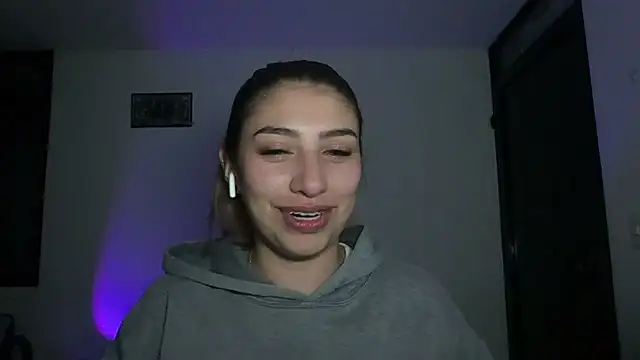 AriaBliss- online show from May 30, 2026, 7:04 am