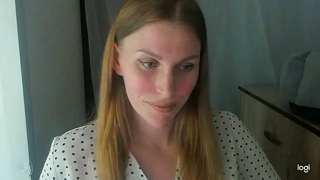 Snapshot of JuliaMuuun chatting on June 7, 2026, 8:03 pm JuliaMuuun online show from June 7, 2026, 8:03 pm