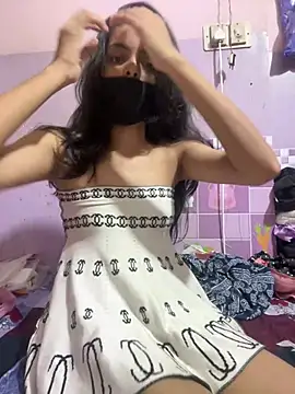 Snapshot of Sandhya_77 chatting on August 3, 2026, 9:04 am Sandhya 77 online show from August 3, 2026, 9:04 am