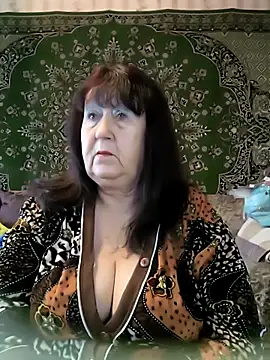 Snapshot of CrystalLime6411 chatting on March 18, 2026, 10:51 am CrystalLime6411 online show from March 18, 2026, 10:51 am