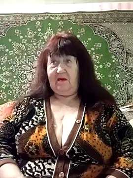 CrystalLime6411 online show from January 13, 2026, 4:44 pm