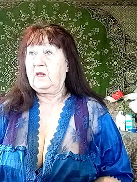 Snapshot of CrystalLime6411 chatting on March 5, 2026, 7:27 am CrystalLime6411 online show from March 5, 2026, 7:27 am