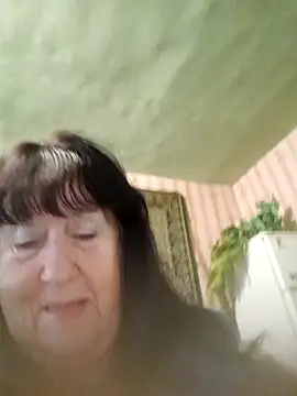 CrystalLime6411 online show from October 8, 2025, 5:09 am