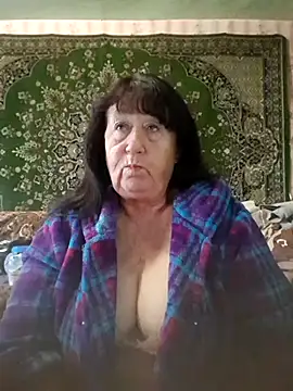 CrystalLime6411 online show from October 14, 2025, 11:11 am