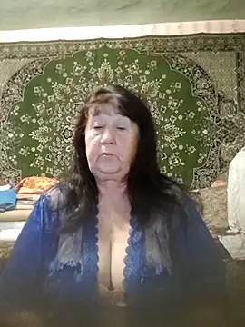 CrystalLime6411 online show from November 11, 2025, 6:14 pm