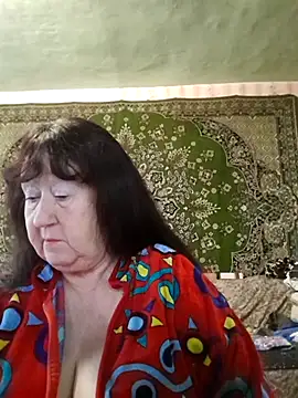 CrystalLime6411 online show from December 2, 2025, 8:38 am