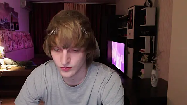 Playersuperstar online show from February 9, 2026, 6:17 pm