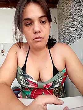 Snapshot of Bellapotencia1985 chatting on December 17, 2025, 10:09 am Bellapotencia1985 online show from December 17, 2025, 10:09 am