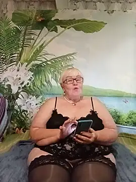 VioletSweet5566 online show from July 17, 2026, 4:04 pm