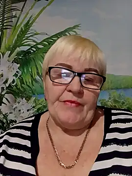 Snapshot of VioletSweet5566 chatting on December 19, 2025, 12:40 pm VioletSweet5566 online show from December 19, 2025, 12:40 pm