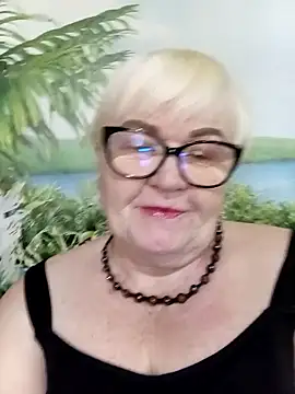 VioletSweet5566 online show from May 7, 2026, 5:44 am