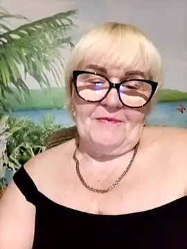 VioletSweet5566 online show from May 3, 2026, 9:18 pm