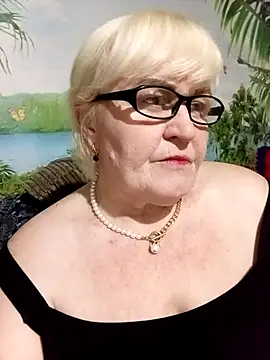 VioletSweet5566 online show from May 29, 2026, 7:20 pm