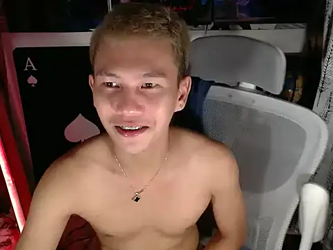 Snapshot of RalfAsian25 chatting on April 5, 2026, 10:55 am RalfAsian25 online show from April 5, 2026, 10:55 am