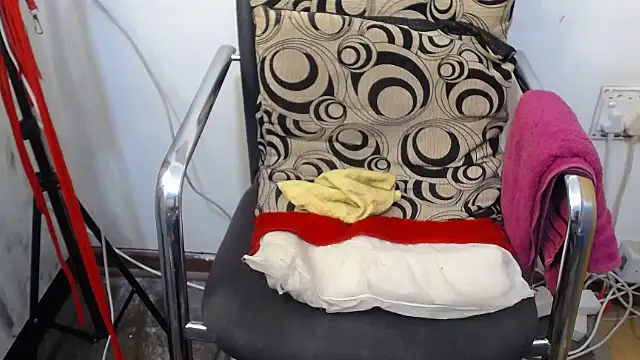 Snapshot of Ozimpho chatting on October 7, 2025, 9:05 pm Ozimpho online show from October 7, 2025, 9:05 pm