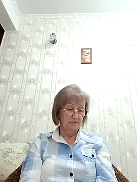 AlikaSwan5821 online show from October 13, 2025, 6:31 pm