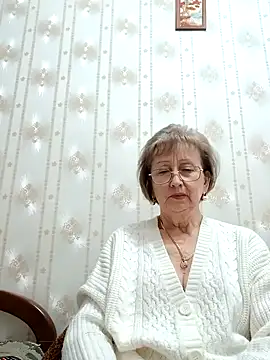 AlikaSwan5821 online show from November 26, 2025, 8:09 pm