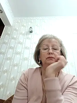 AlikaSwan5821 online show from October 19, 2025, 2:09 pm