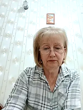 AlikaSwan5821 online show from November 3, 2025, 8:34 pm